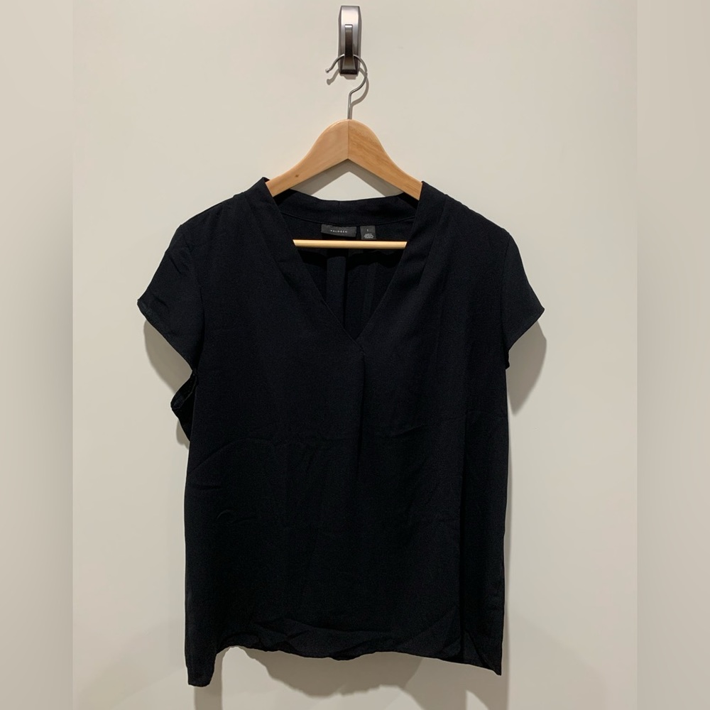 Short sleeve black blouse